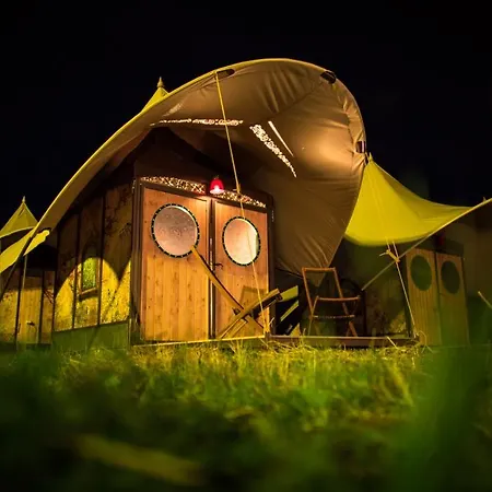 Glamping F1 *